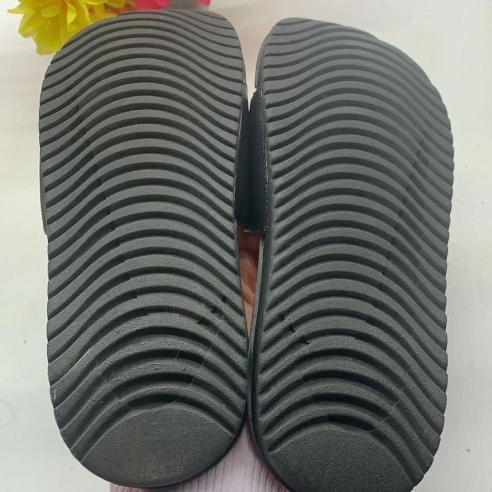 Nike Hot Pink Black Slide Sandals Sz 5Y. KS1316
